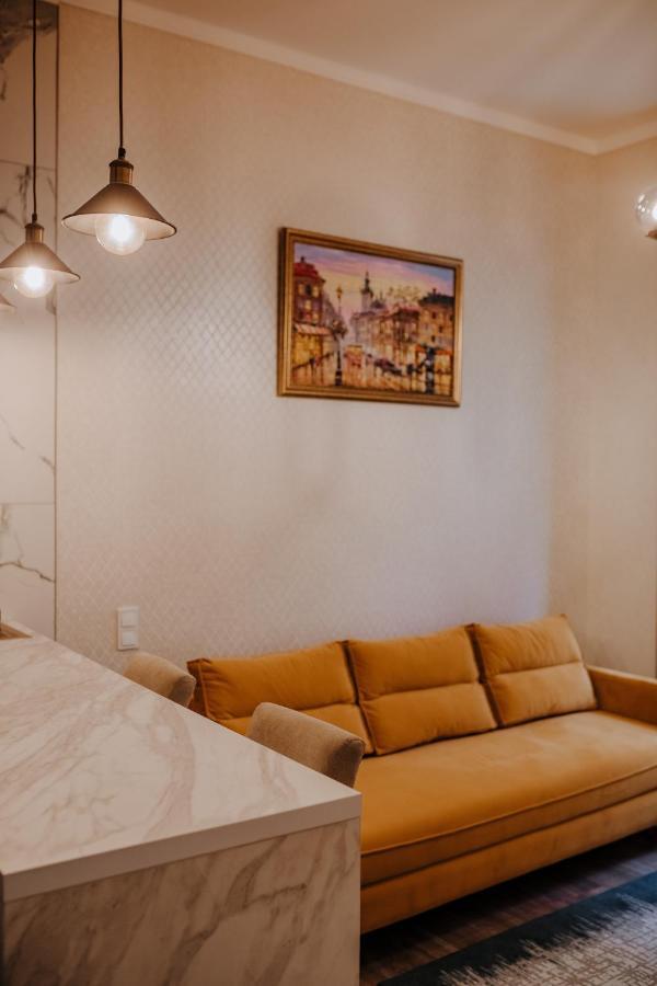 V.I.P Apartments Dominikanos Lviv Exterior photo
