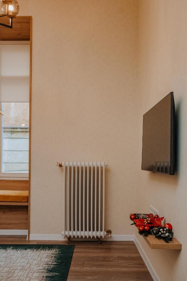 V.I.P Apartments Dominikanos Lviv Exterior photo